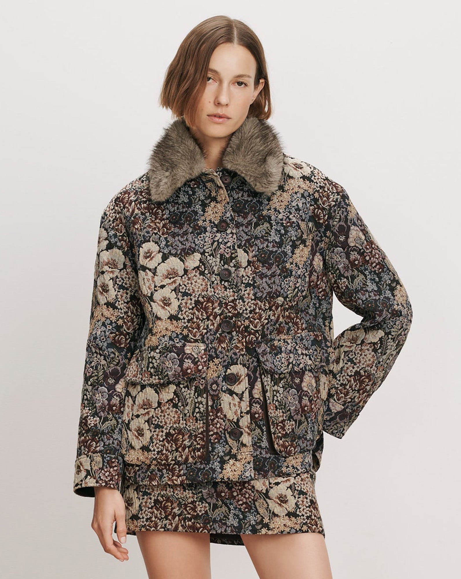 ジャケット・アウター BIRTHDAYBASH Fur Collar Mantle Blake Brocade Coat in Floral Tapestry Print Dark Eggplant Multi