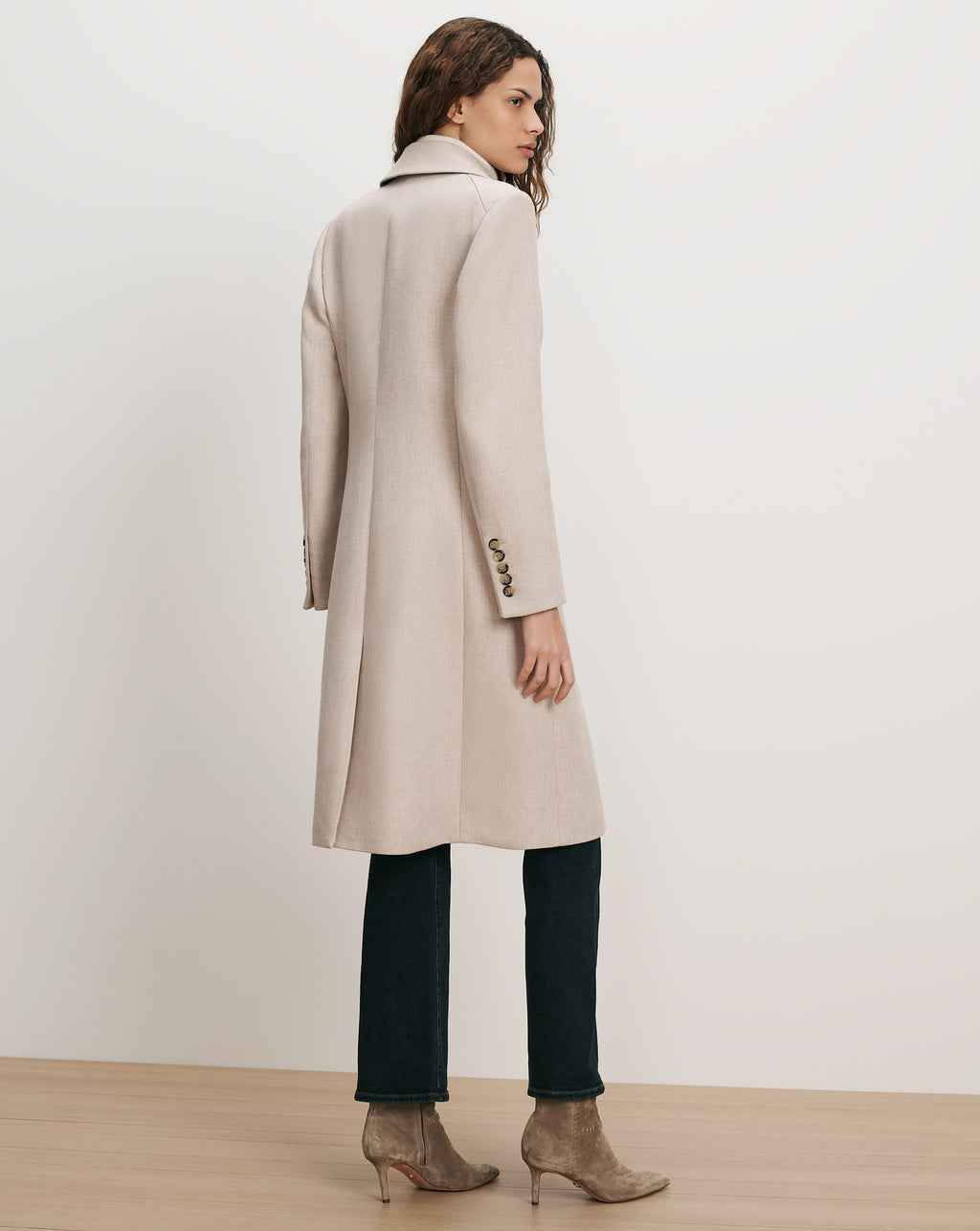 Veronica Beard Beige wool coat, single-breasted, with buttoned cuffs.
