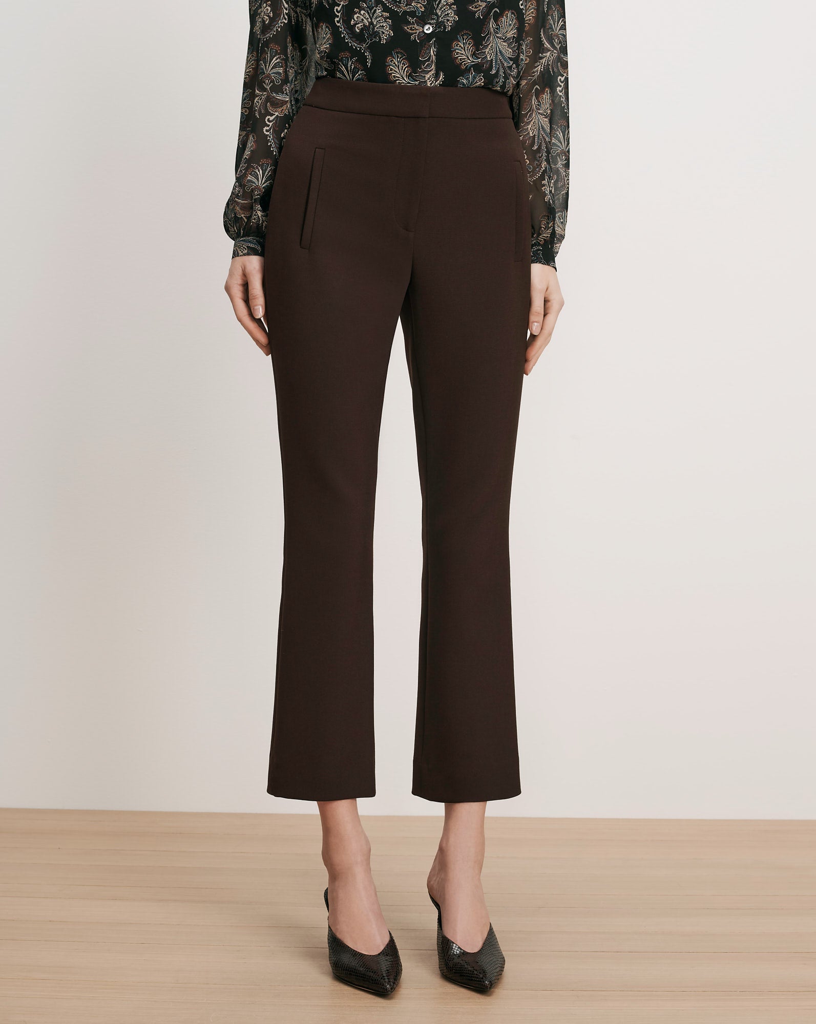 Veronica Beard Brown cropped trousers with front pleats.