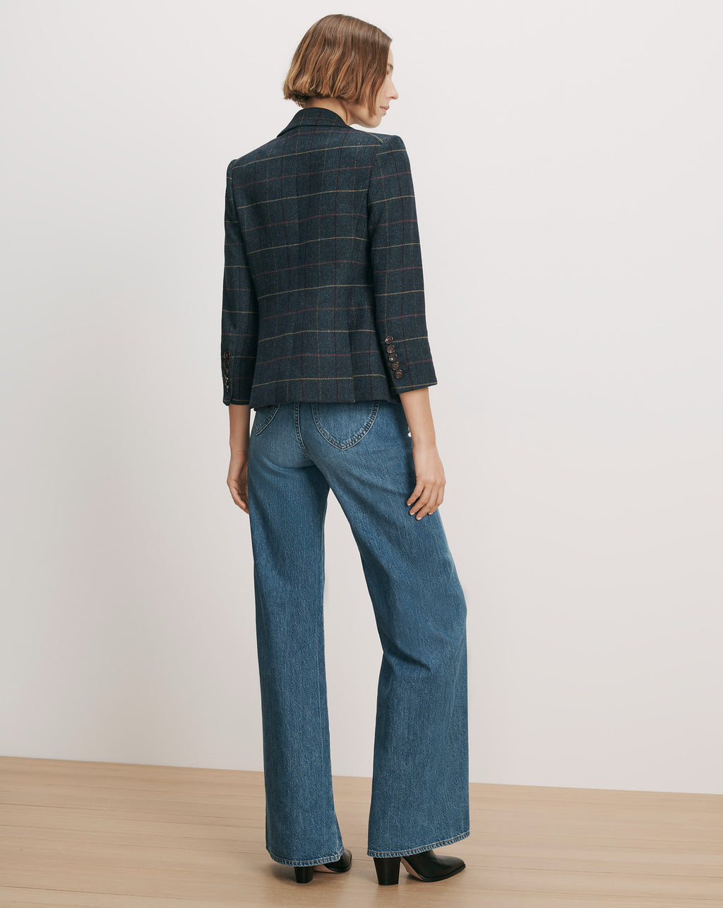 Veronica Beard Navy plaid blazer, three-quarter sleeves, button cuffs.