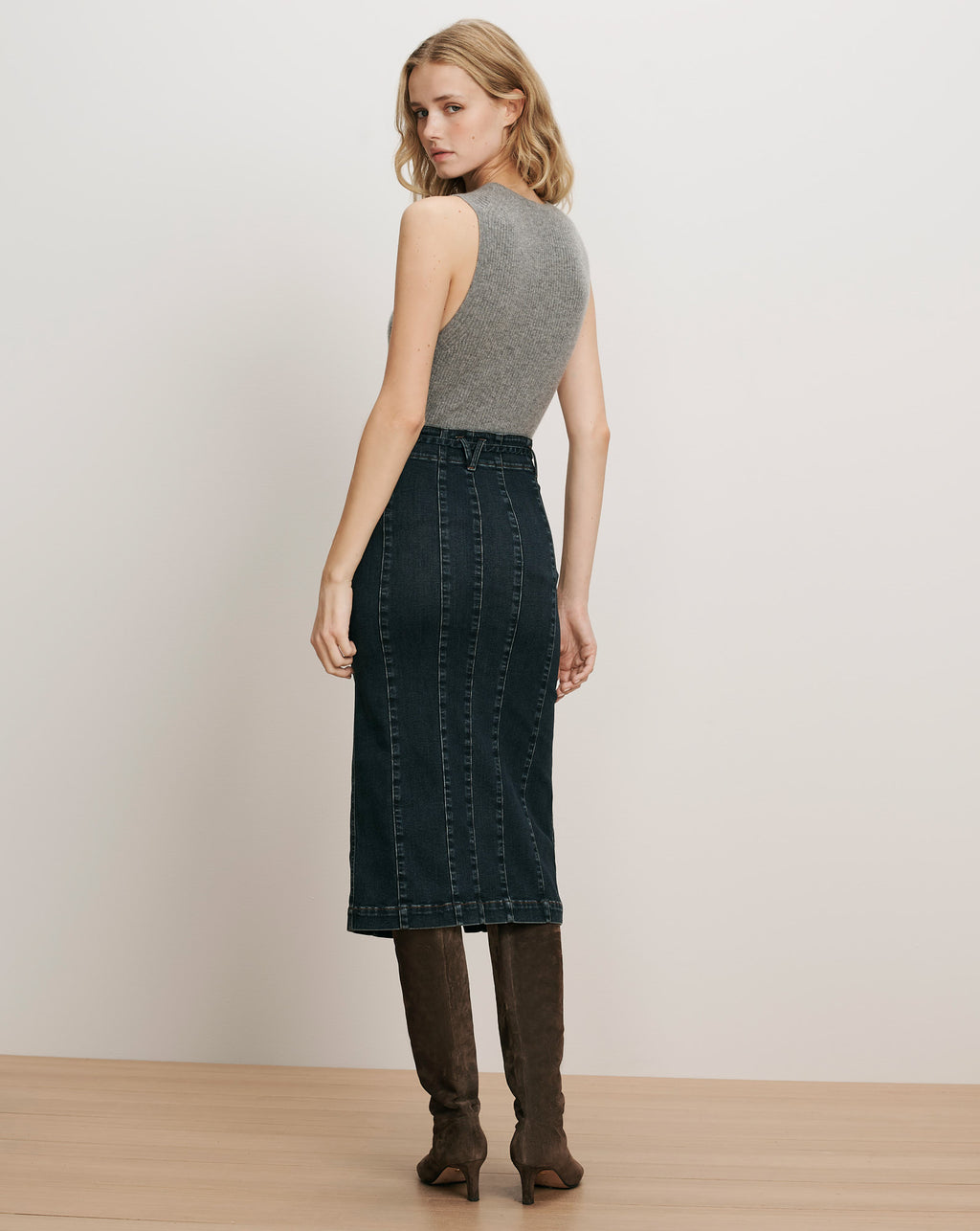 Veronica Beard Gray ribbed knit tank top, dark wash denim midi skirt.
