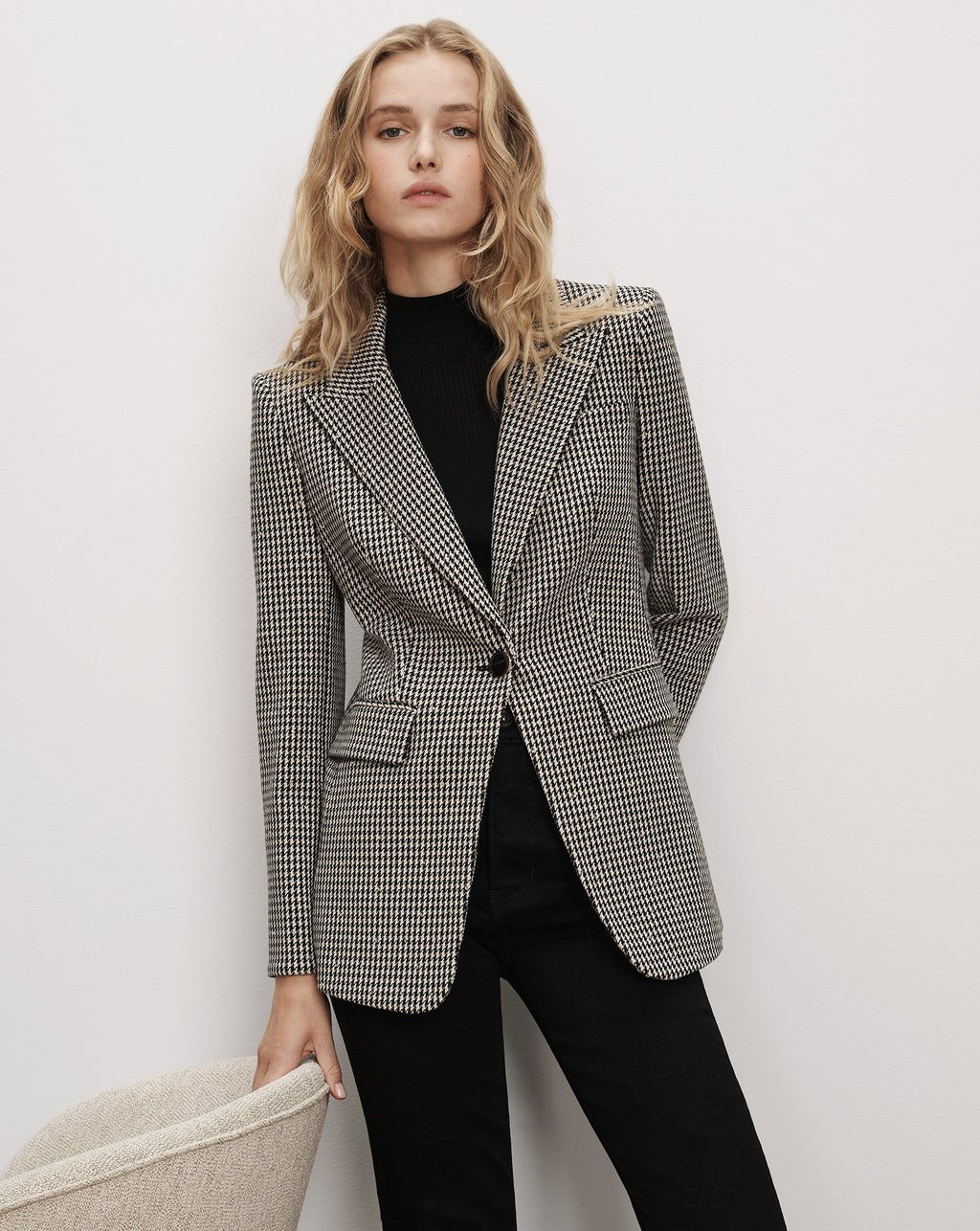 Veronica Beard Black and white houndstooth tailored blazer.