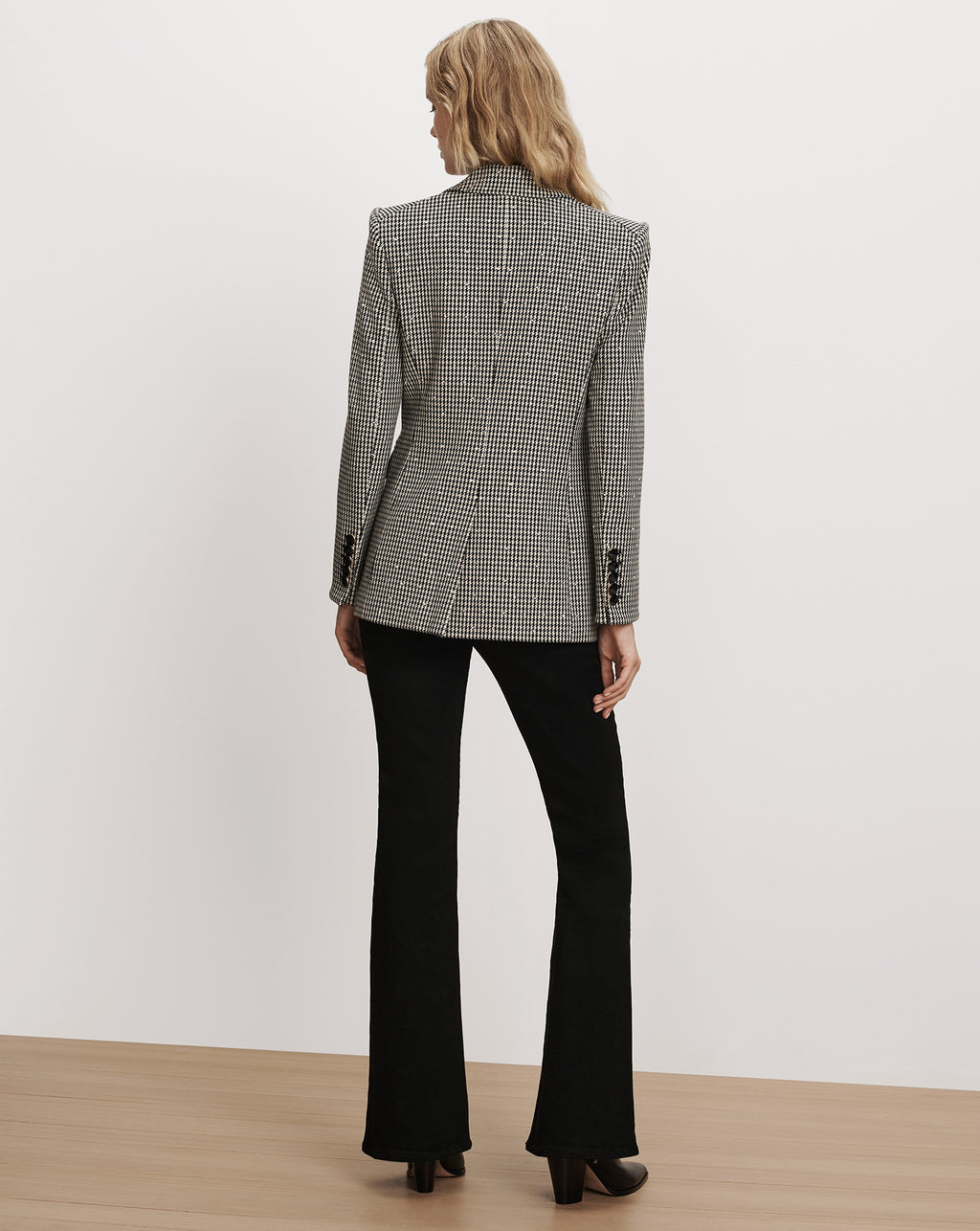 Veronica Beard Black and white houndstooth blazer, tailored fit.