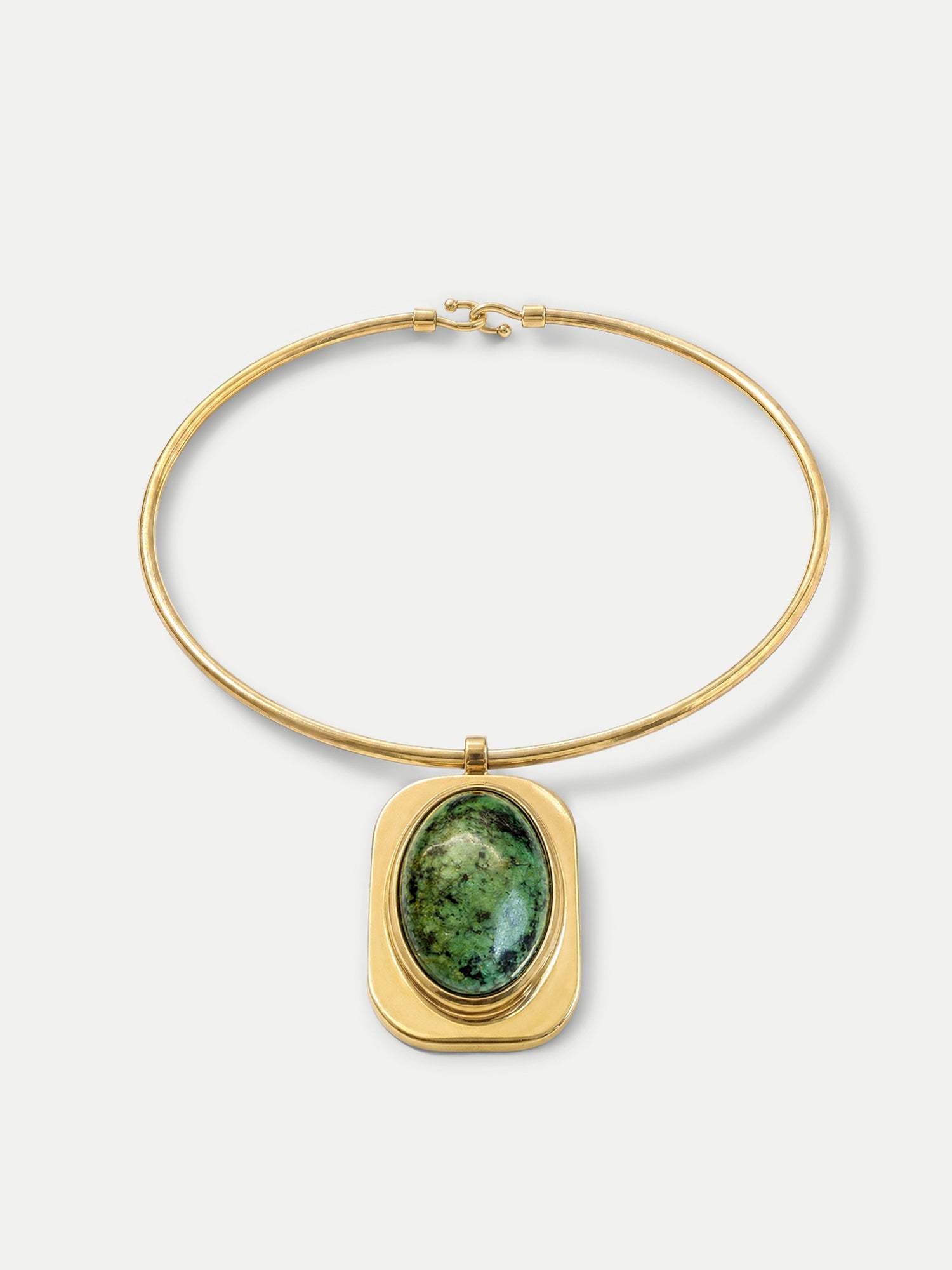 Veronica Beard Gold choker necklace with green stone pendant.