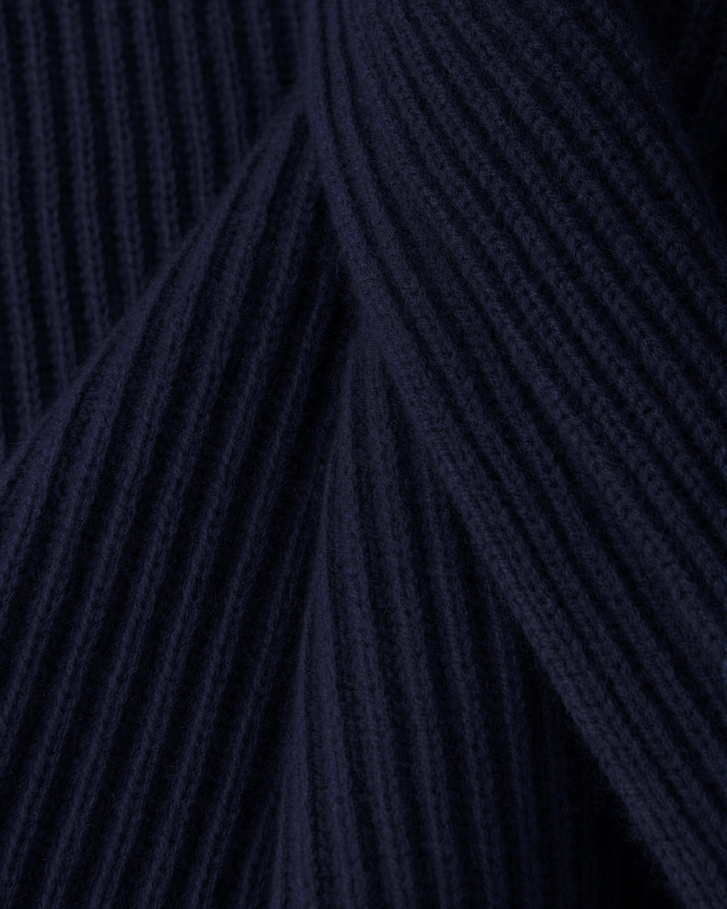 Veronica Beard Dark navy blue ribbed knit scarf material.